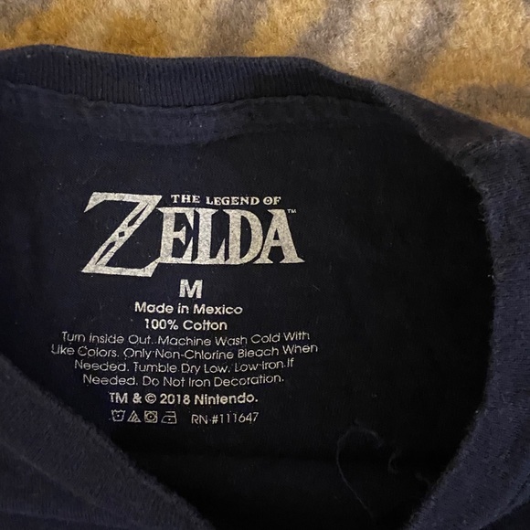 Blue Zelda T-shirt size Medium - Picture 3 of 3